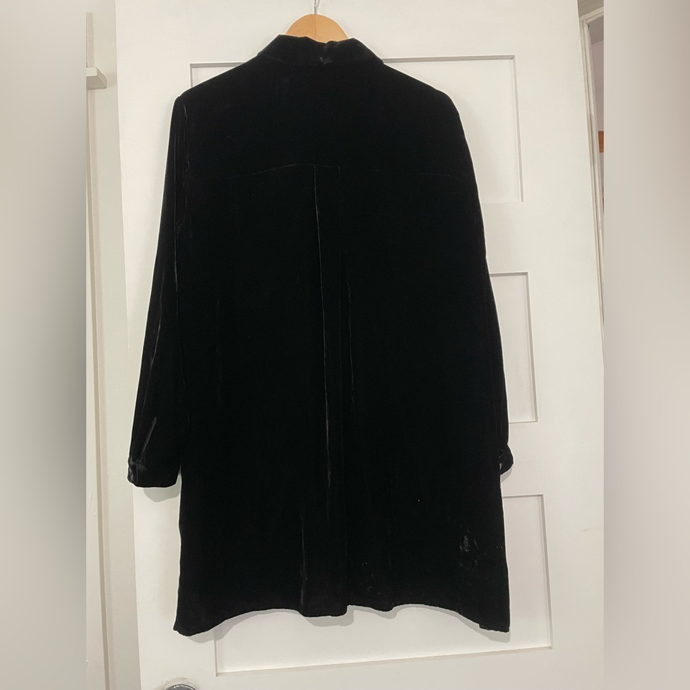 Eileen Fisher Classic Collar long shirt Black Velvet Size L NWT - Picture 3 of 3